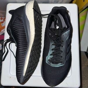 Women’s Black  Ultra Boost Sneakers (New Without Tags)